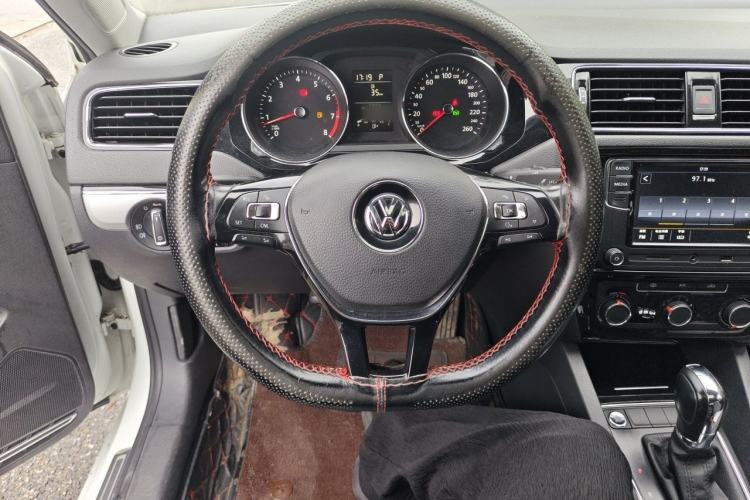 Used Volkswagen Sagitar 2018 1.6L Automatic Comfort Model Steering Wheel