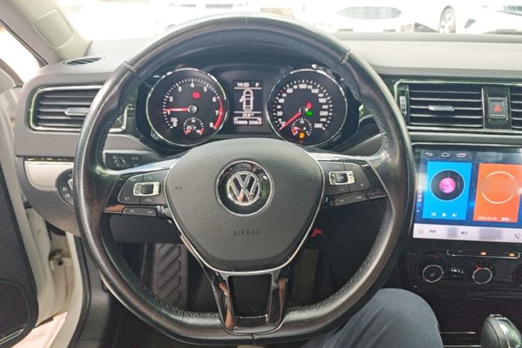 Used Volkswagen Sagitar 2018 180TSI DSG Prestige Edition Steering Wheel