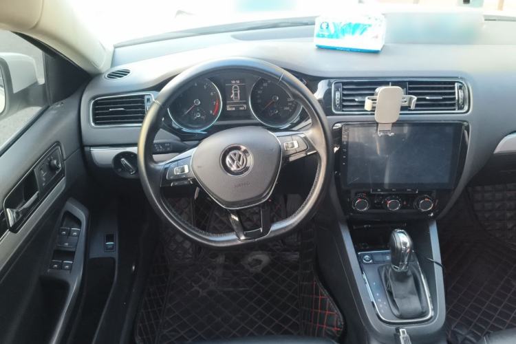 Used Volkswagen Sagitar 2018 280TSI DSG Ignite Edition Steering Wheel