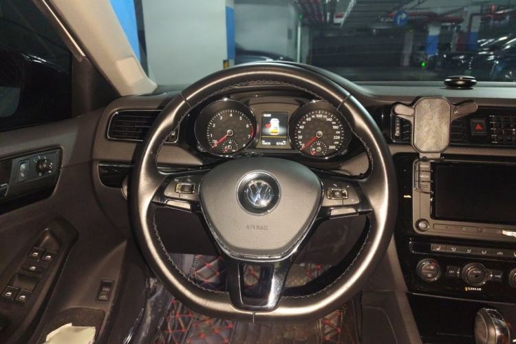 Used Volkswagen Sagitar 2018 280TSI DSG Luxury Model Steering Wheel