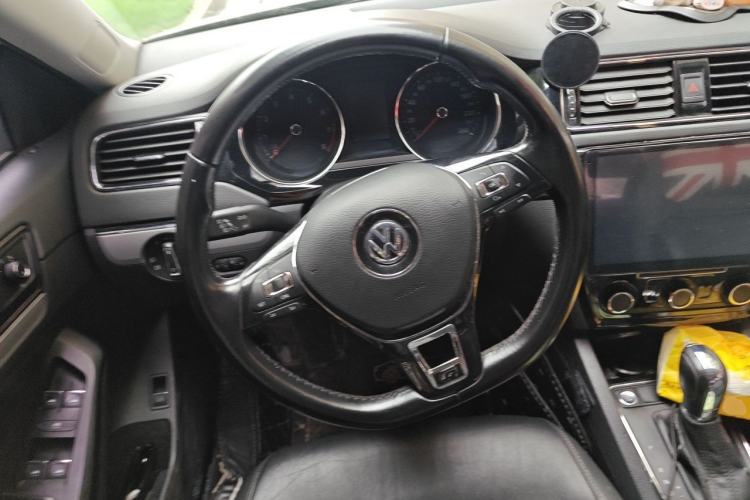 Used Volkswagen Sagitar 2018 1.6L Automatic Comfort Model Steering Wheel