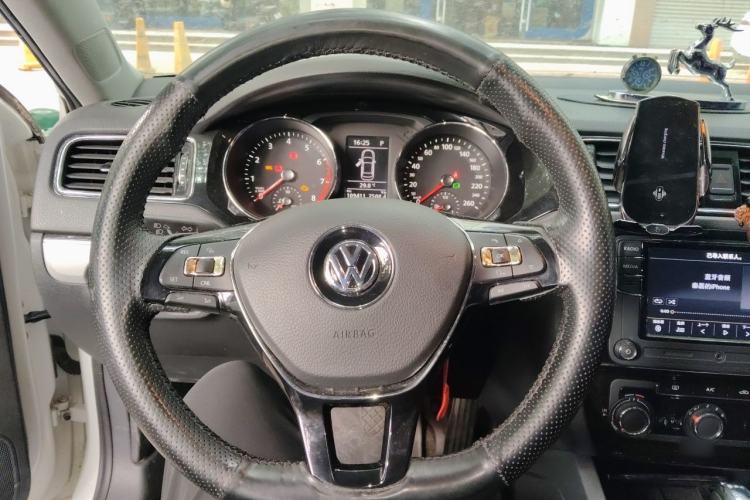 Used Volkswagen Sagitar 2018 280TSI DSG Ignite Edition Steering Wheel