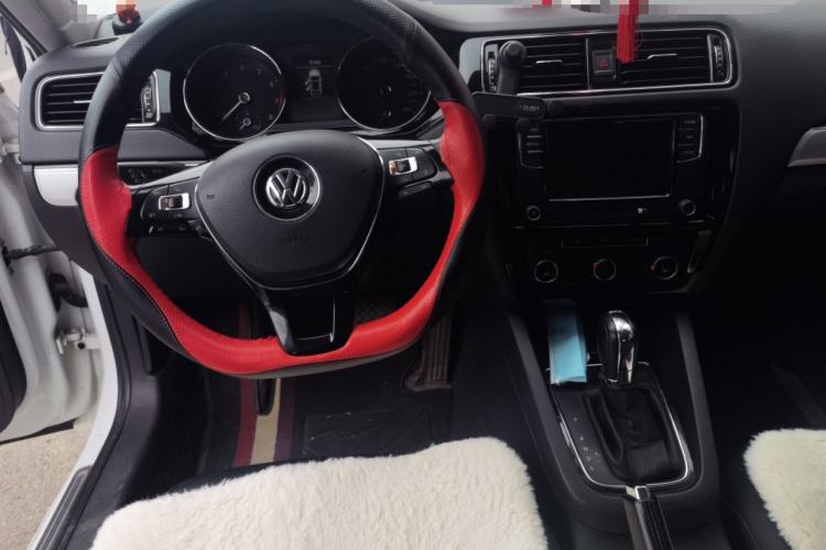 Used Volkswagen Sagitar 2018 280TSI DSG Ignite Edition Steering Wheel