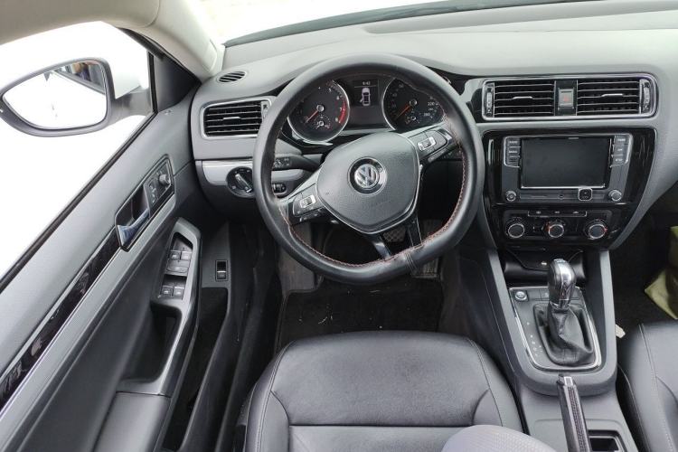 Used Volkswagen Sagitar 2018 280TSI DSG Ignite Edition Steering Wheel