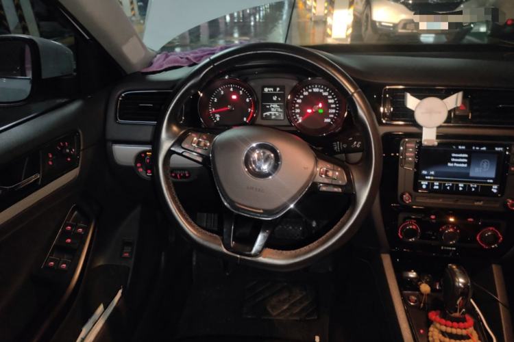 Used Volkswagen Sagitar 2018 1.6L Automatic Comfort Model Steering Wheel