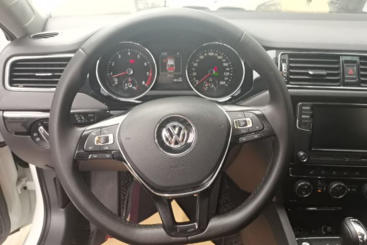 Used Volkswagen Sagitar 2018 280TSI DSG Luxury Model Steering Wheel
