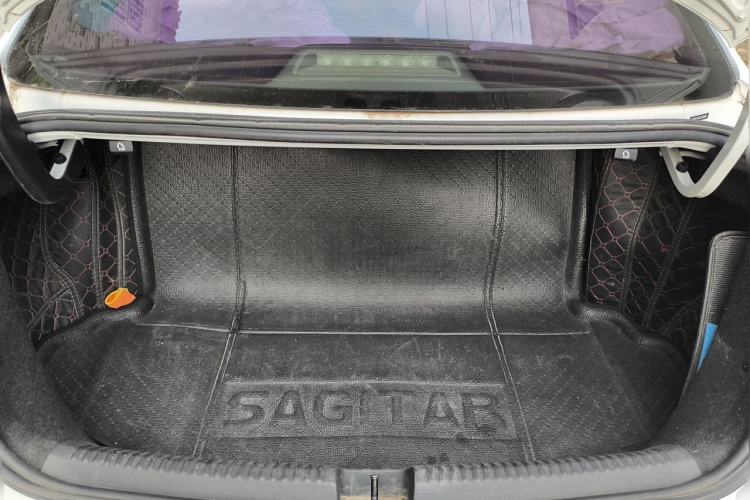 Used Volkswagen Sagitar 2018 1.6L Manual Comfort Model Trunk