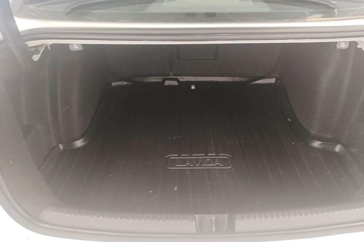 Used Volkswagen Sagitar 2018 1.6L Automatic Comfort Model Trunk