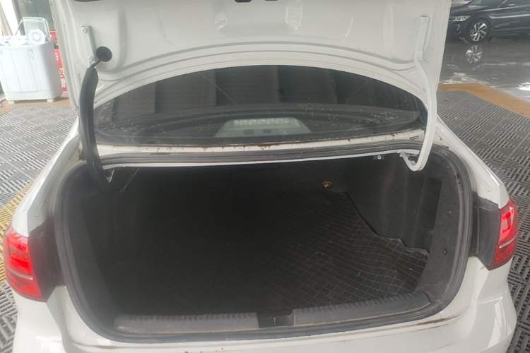Used Volkswagen Sagitar 2018 1.6L Automatic Comfort Model Trunk