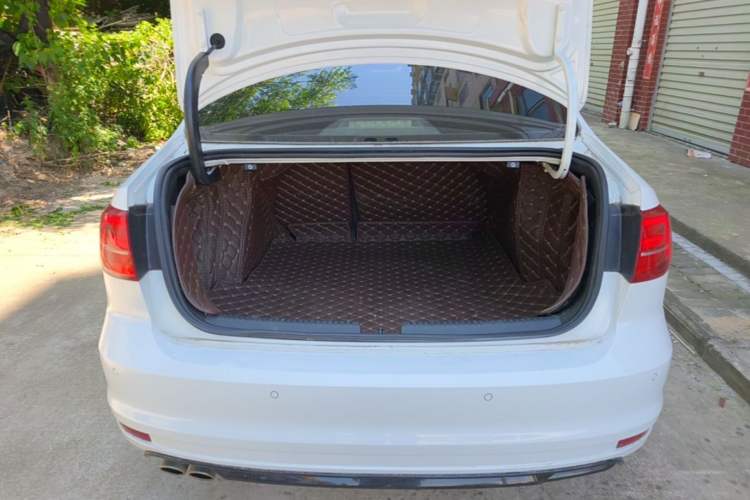 Used Volkswagen Sagitar 2018 280TSI DSG Ignite Edition Trunk