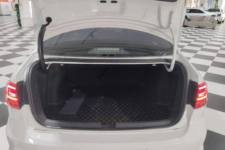 Used Volkswagen Sagitar 2018 1.6L Automatic Comfort Model Trunk