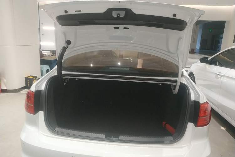 Used Volkswagen Sagitar 2018 280TSI DSG Comfort Model Trunk