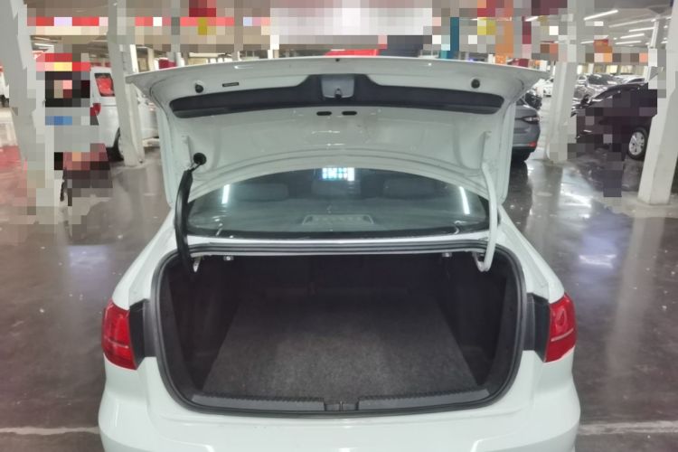 Used Volkswagen Sagitar 2018 1.6L Manual Fashion Edition Trunk