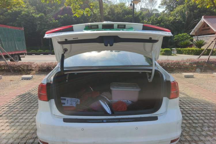 Used Volkswagen Sagitar 2018 1.6L Automatic Comfort Model Trunk