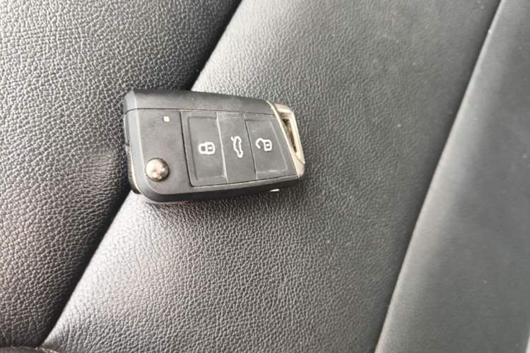 Used Volkswagen Sagitar 2018 1.6L Automatic Comfort Model Vehicle Key