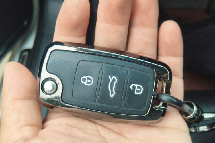 Used Volkswagen Sagitar 2018 280TSI DSG Comfort Model Vehicle Key