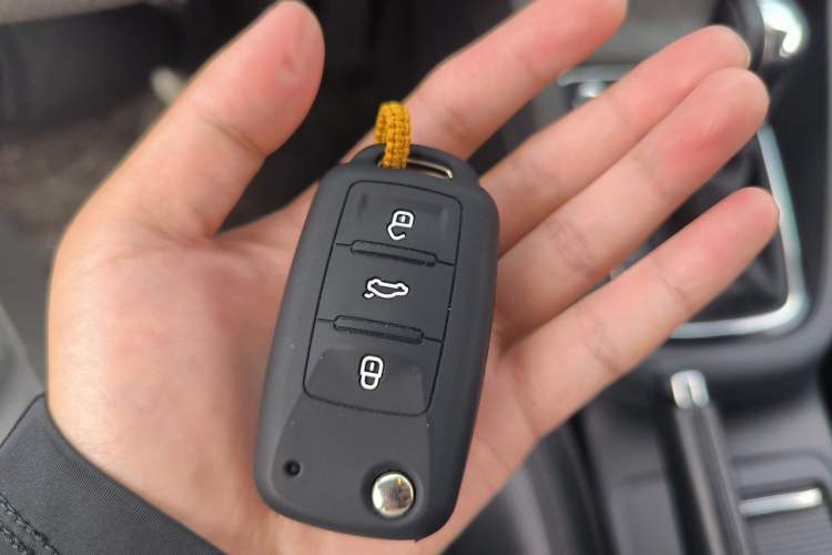 Used Volkswagen Sagitar 2018 280TSI DSG Luxury Model Vehicle Key