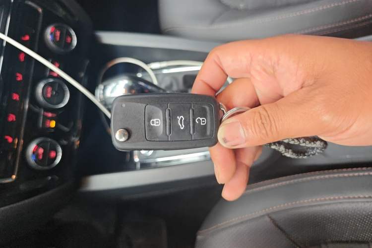Used Volkswagen Sagitar 2018 280TSI DSG Luxury Model Vehicle Key