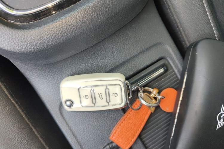 Used Volkswagen Sagitar 2018 1.6L Automatic Comfort Model Vehicle Key
