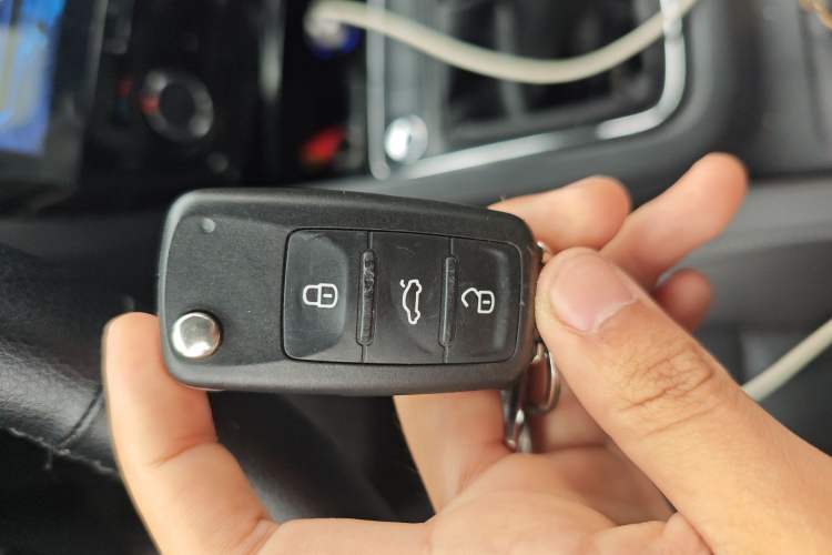 Used Volkswagen Sagitar 2018 1.6L Manual Comfort Model Vehicle Key