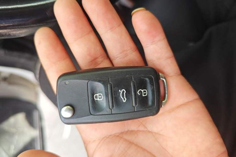 Used Volkswagen Sagitar 2018 280TSI DSG Comfort Model Vehicle Key