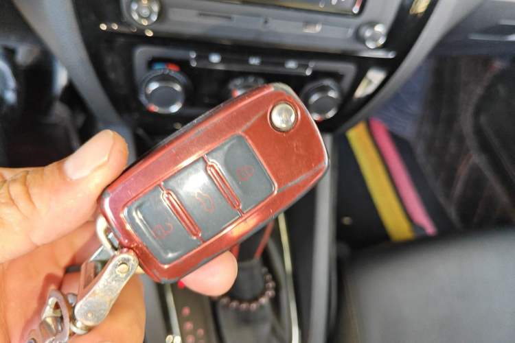 Used Volkswagen Sagitar 2018 280TSI DSG Comfort Model Vehicle Key