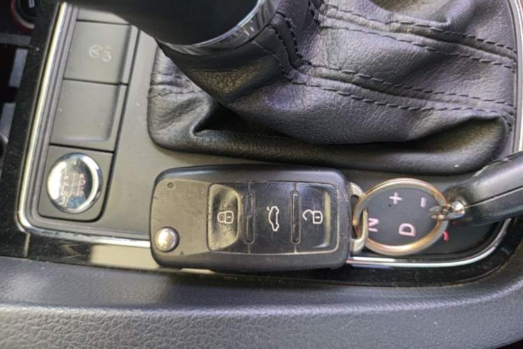 Used Volkswagen Sagitar 2018 280TSI DSG Comfort Model Vehicle Key