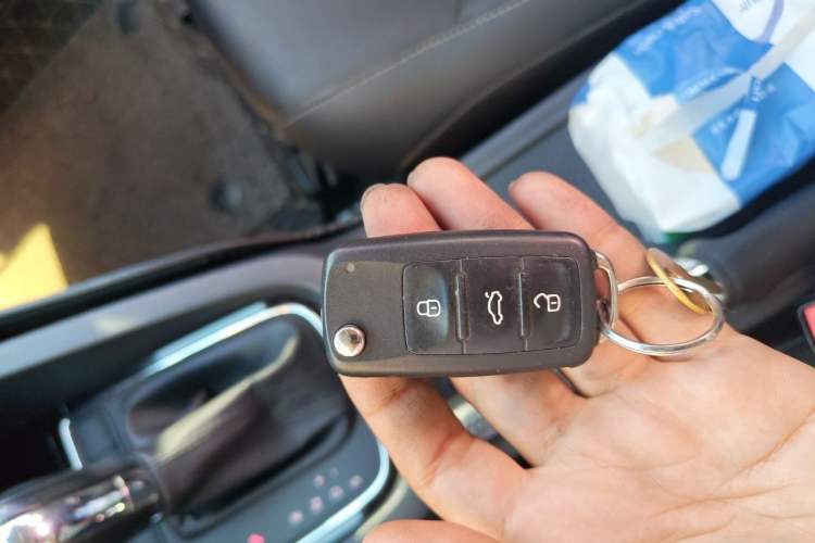 Used Volkswagen Sagitar 2018 280TSI DSG Comfort Model Vehicle Key