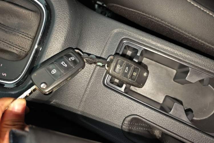 Used Volkswagen Sagitar 2018 1.6L Automatic Comfort Model Vehicle Key