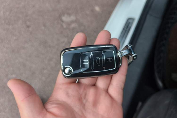 Used Volkswagen Sagitar 2018 280TSI DSG Luxury Model Vehicle Key