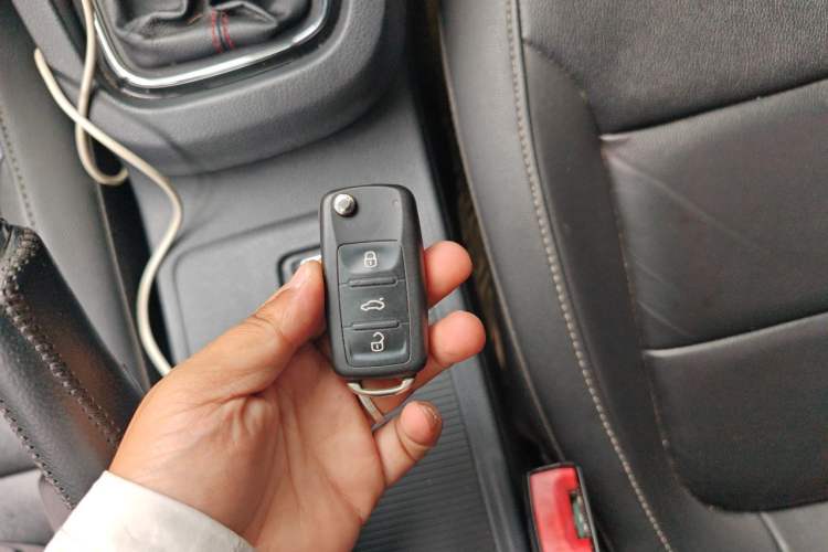 Used Volkswagen Sagitar 2018 1.6L Manual Comfort Model Vehicle Key