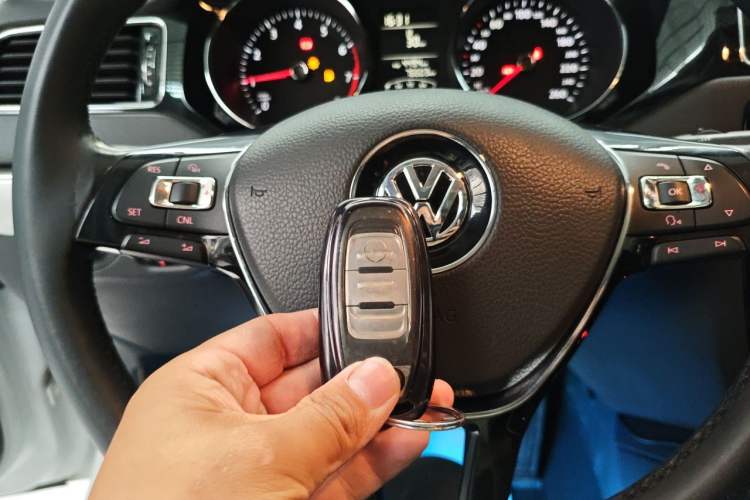 Used Volkswagen Sagitar 2018 1.6L Manual Comfort Model Vehicle Key