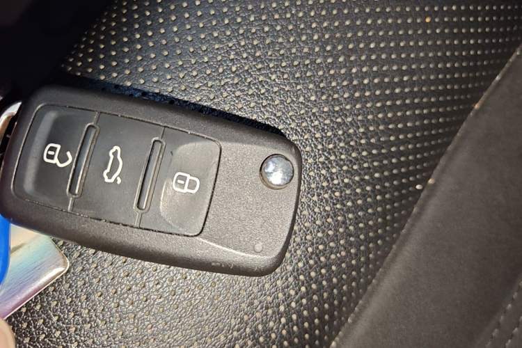 Used Volkswagen Sagitar 2018 280TSI DSG Luxury Model Vehicle Key
