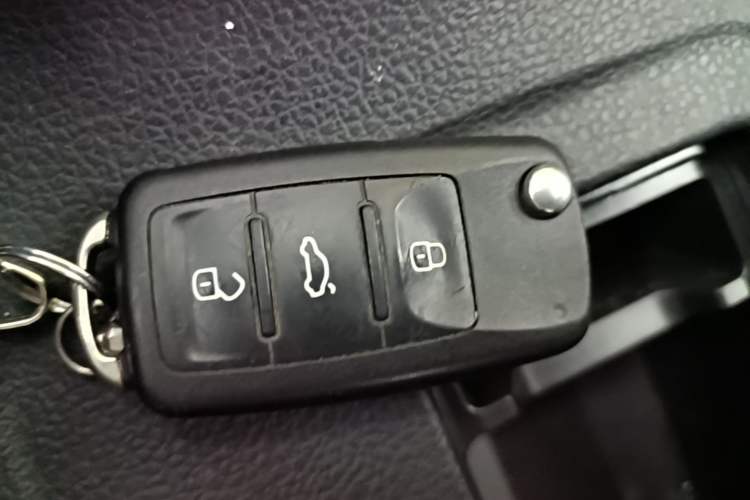 Used Volkswagen Sagitar 2018 280TSI DSG Comfort Model Vehicle Key