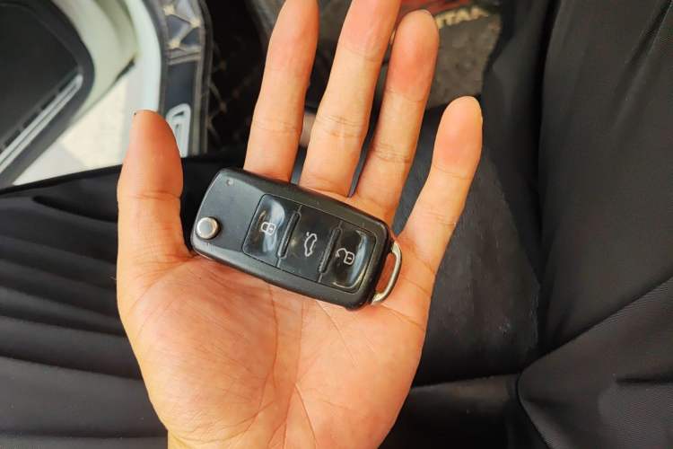 Used Volkswagen Sagitar 2018 280TSI DSG Comfort Model Vehicle Key