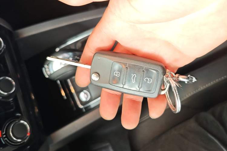 Used Volkswagen Sagitar 2018 280TSI DSG Comfort Model Vehicle Key