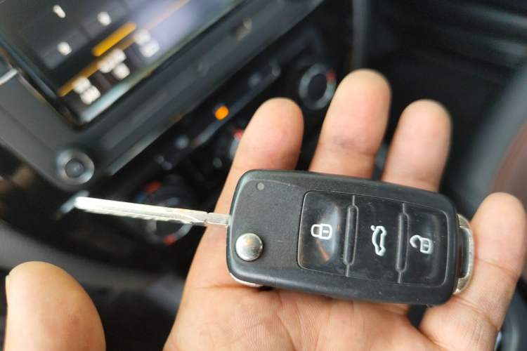 Used Volkswagen Sagitar 2018 280TSI DSG Comfort Model Vehicle Key