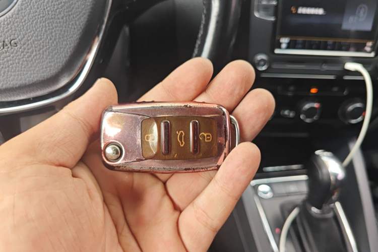 Used Volkswagen Sagitar 2018 280TSI DSG Comfort Model Vehicle Key