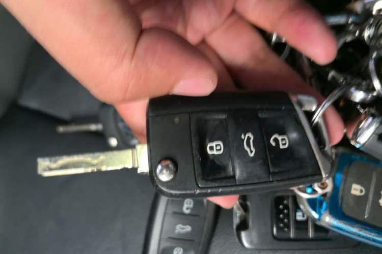Used Volkswagen Sagitar 2018 1.6L Automatic Comfort Model Vehicle Key