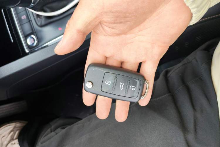 Used Volkswagen Sagitar 2018 280TSI DSG Luxury Model Vehicle Key