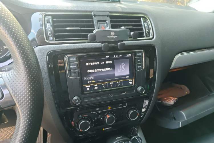 Used Volkswagen Sagitar 2018 280TSI DSG Ignite Edition Audio And AC Panel