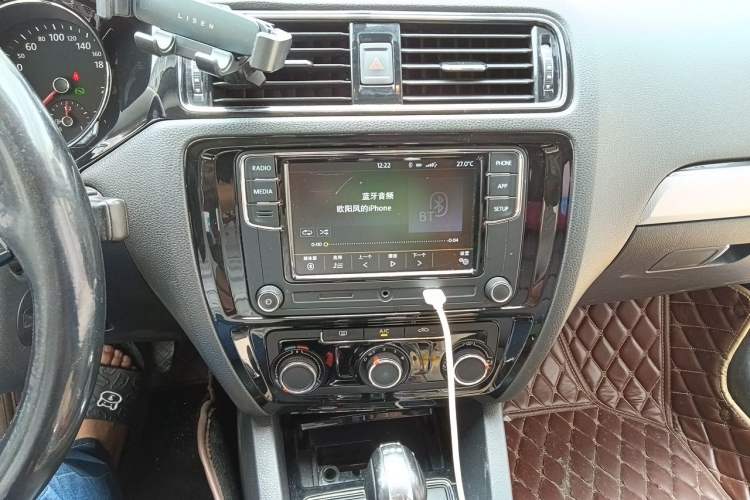Used Volkswagen Sagitar 2018 280TSI DSG Ignite Edition Audio And AC Panel