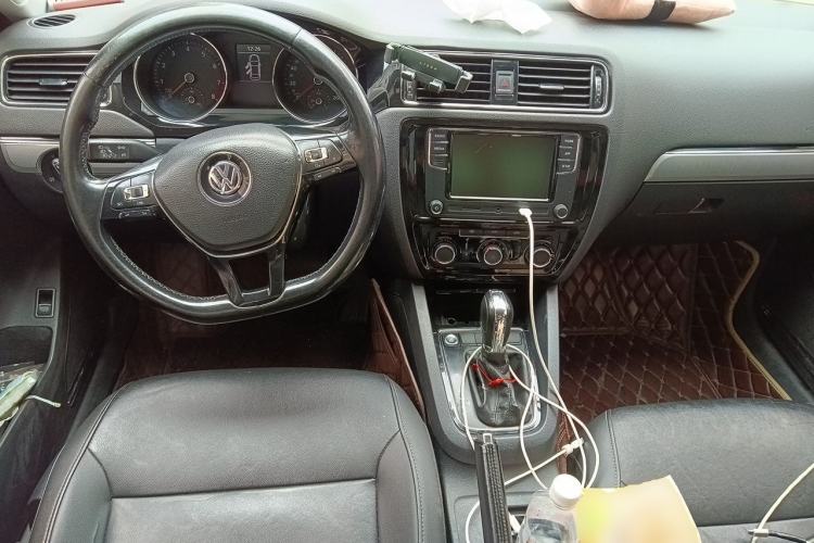 Used Volkswagen Sagitar 2018 280TSI DSG Ignite Edition Center Console