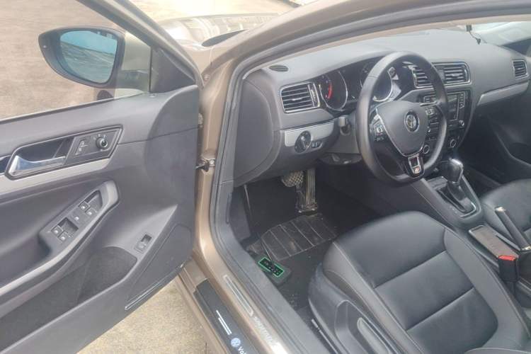Used Volkswagen Sagitar 2018 280TSI DSG Ignite Edition Driver Seat