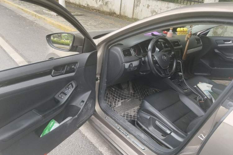 Used Volkswagen Sagitar 2018 1.6L Automatic Comfort Model Driver Seat