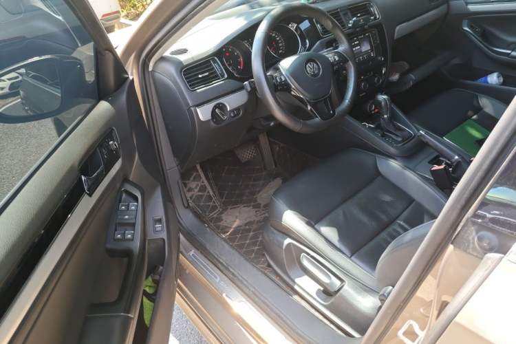 Used Volkswagen Sagitar 2018 280TSI DSG Ignite Edition Driver Seat