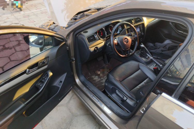 Used Volkswagen Sagitar 2018 280TSI DSG Comfort Model Driver Seat