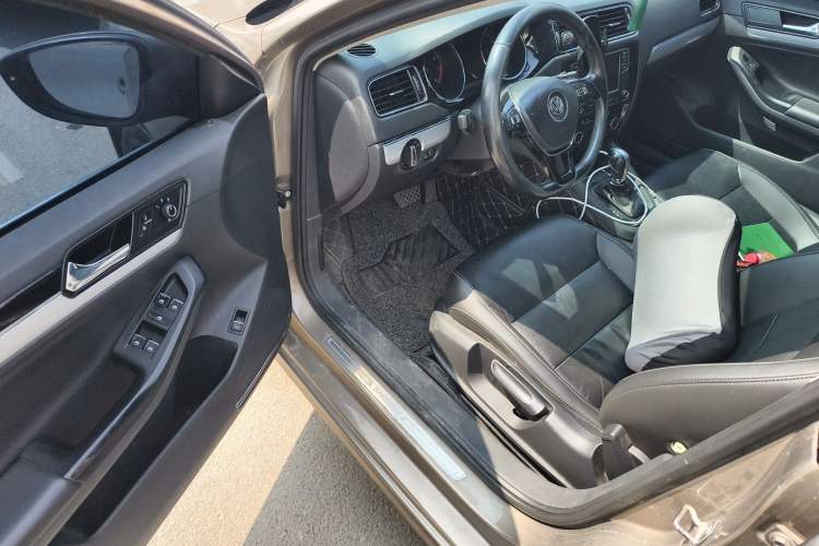 Used Volkswagen Sagitar 2018 280TSI DSG Comfort Model Driver Seat