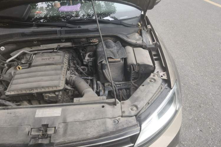 Used Volkswagen Sagitar 2018 1.6L Automatic Comfort Model Engine Bay Left