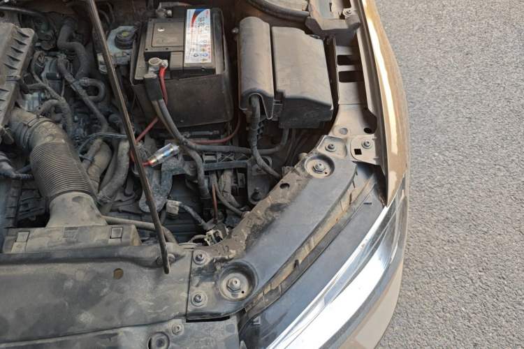 Used Volkswagen Sagitar 2018 1.6L Automatic Comfort Model Engine Bay Left
